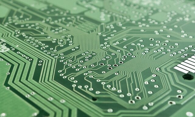 Czy utrudnianie kontrolującemu upoważnionemu przez Prezesa Urzędu Ochrony Danych Osobowych prowadzenia kontroli może skutkować kara pozbawienia wolności?