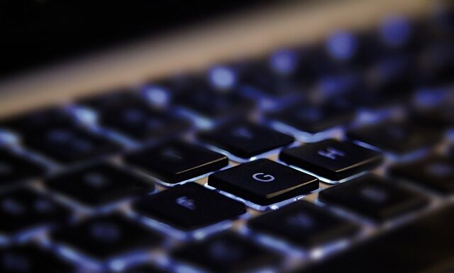 Jakie rodzaje danych o klientach powinny być gromadzone w systemie CRM?